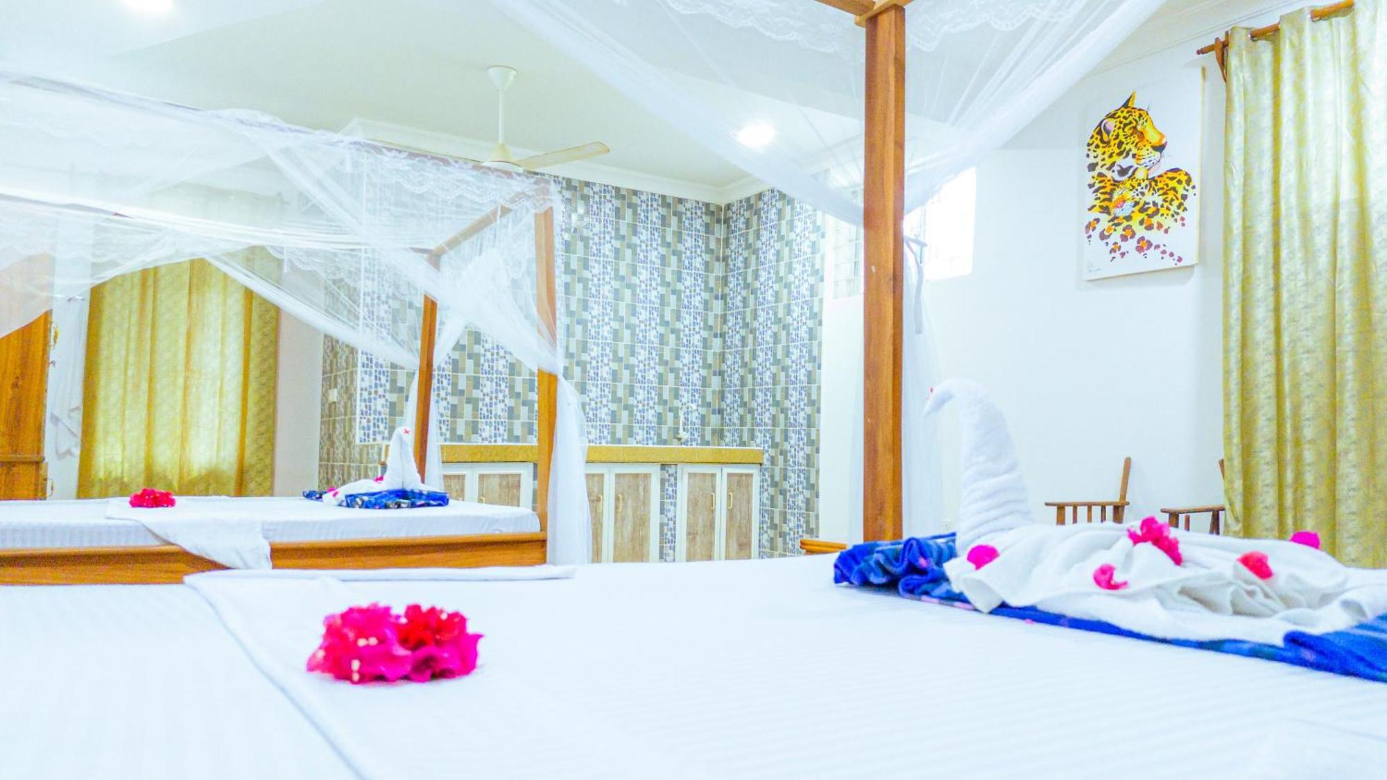 Sands Inn Hotel Пвані-Мчангані Екстер'єр фото