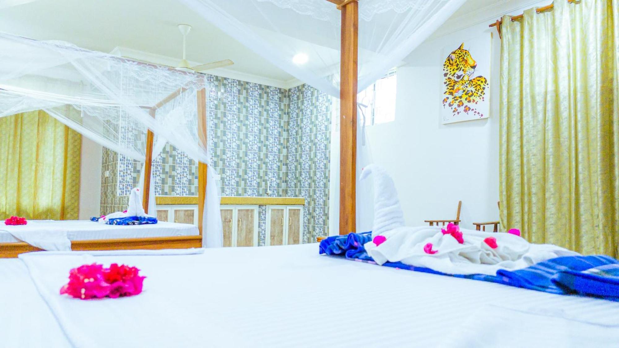Sands Inn Hotel Пвані-Мчангані Екстер'єр фото